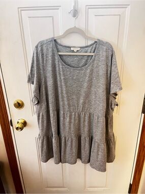 Loralette Heather Gray Tiered Short-Sleeve Tunic-size 26/28